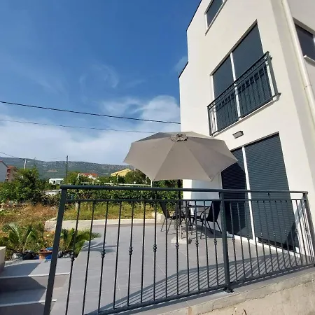 Ferienhaus Maestral - Kastel Kambelovac Kastela Exterior photo