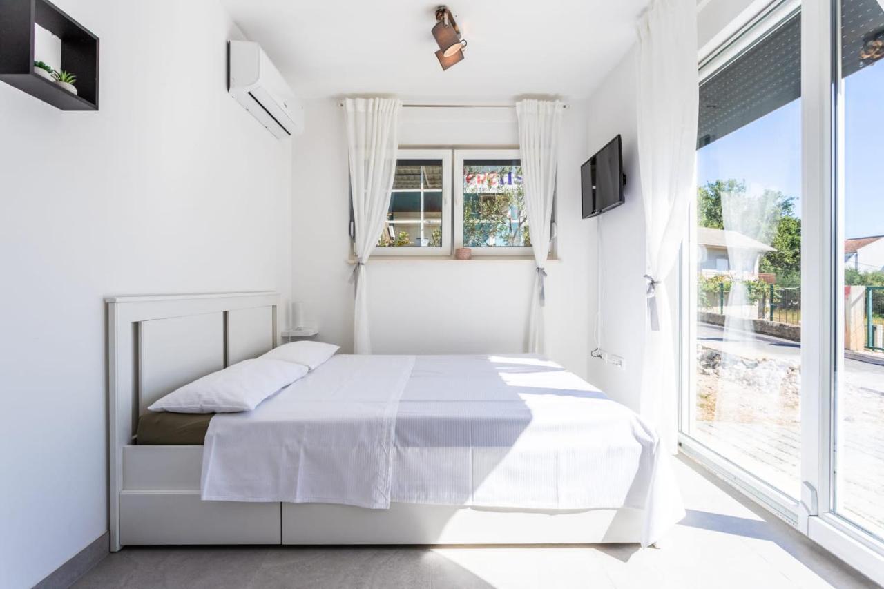 Maestral - Kastel Kambelovac Apartment Kastela